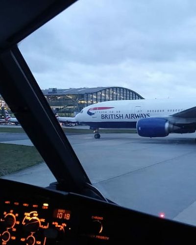 airport-plane-pilot-air airport-plane-pilot-air